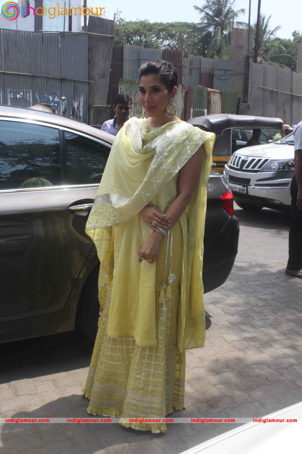 Bipasha Basu and Karan Singh Grover Mehendi Ceremony Event hd photo