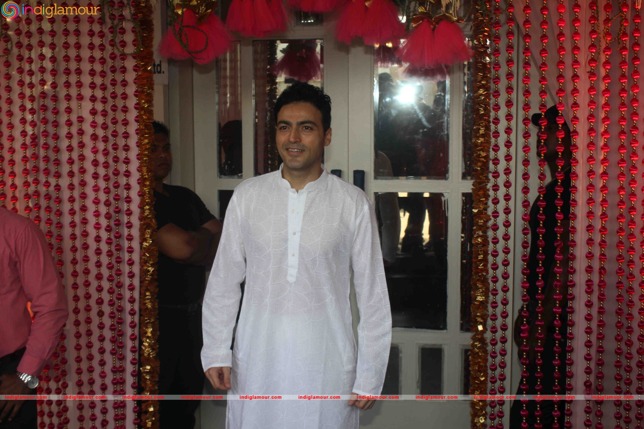 Bipasha Basu and Karan Singh Grover Mehendi Ceremony Event hd photo