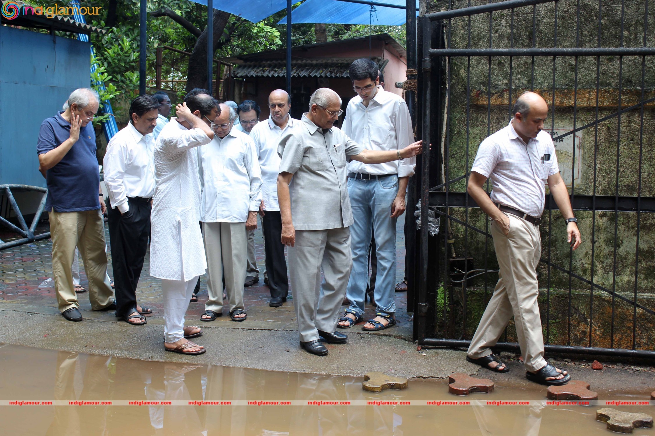 Funeral of Rajjat Barjatya CEO and MD of Rajshri Films Event hd photo