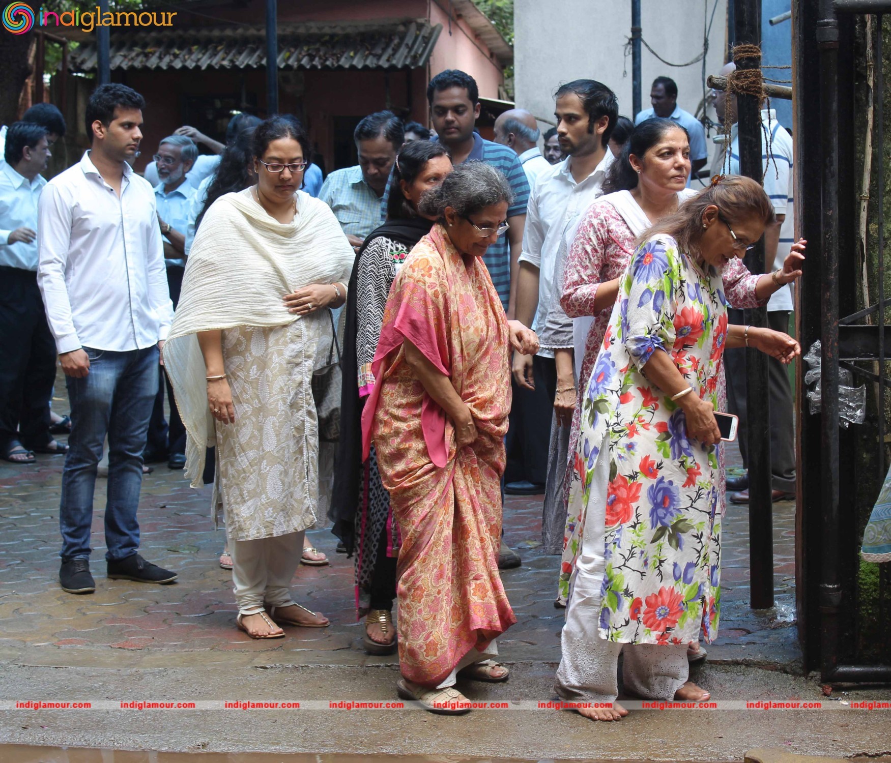 Funeral of Rajjat Barjatya CEO and MD of Rajshri Films Event hd photo
