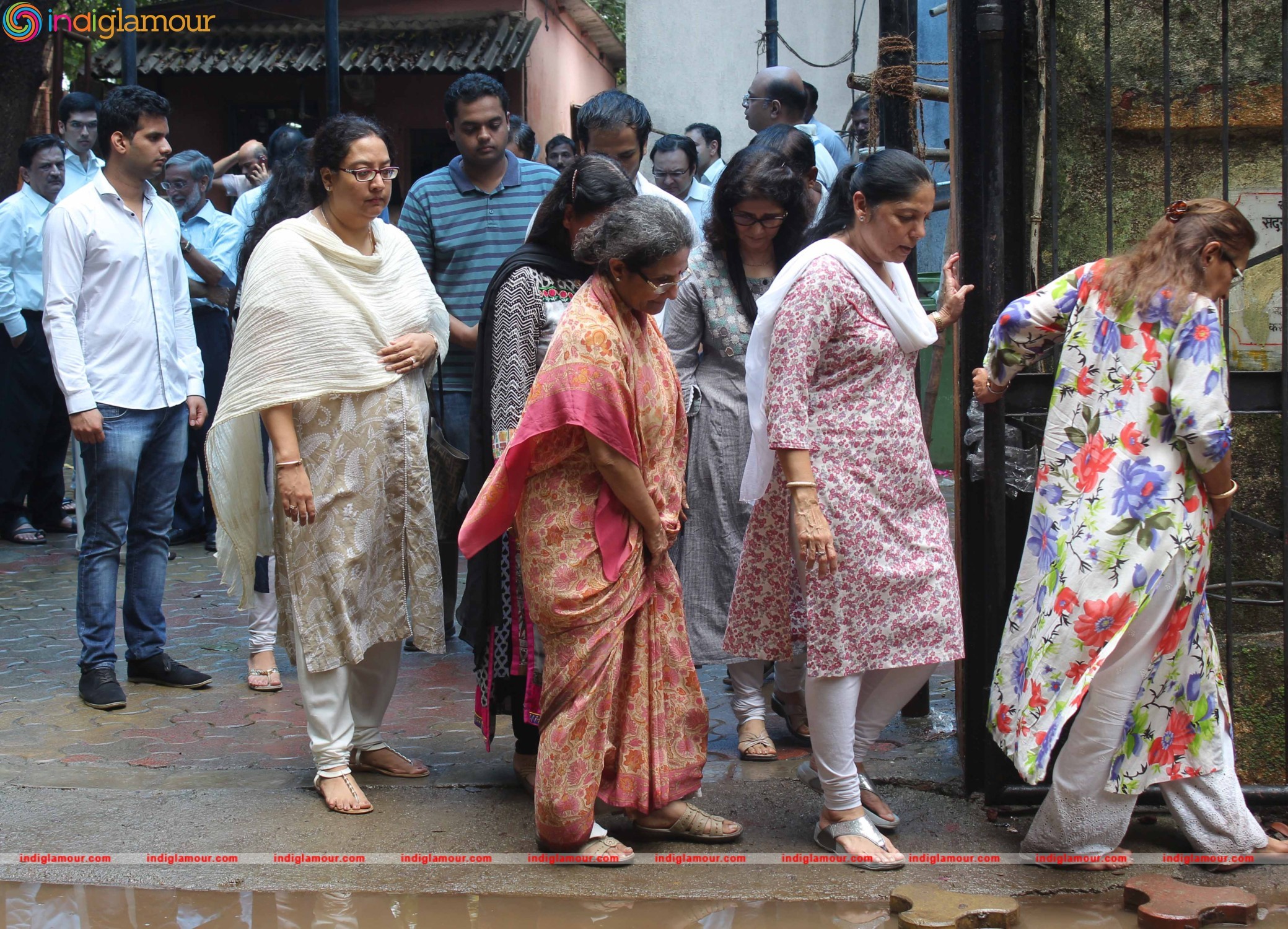 Funeral of Rajjat Barjatya CEO and MD of Rajshri Films Event hd photo