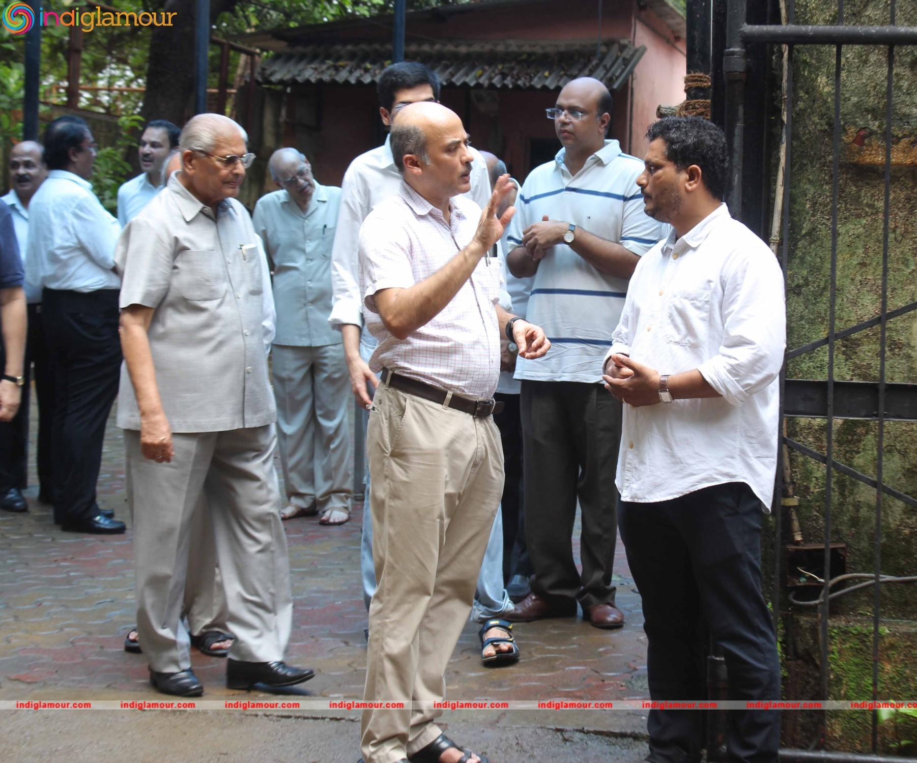 Funeral of Rajjat Barjatya CEO and MD of Rajshri Films Event hd photo