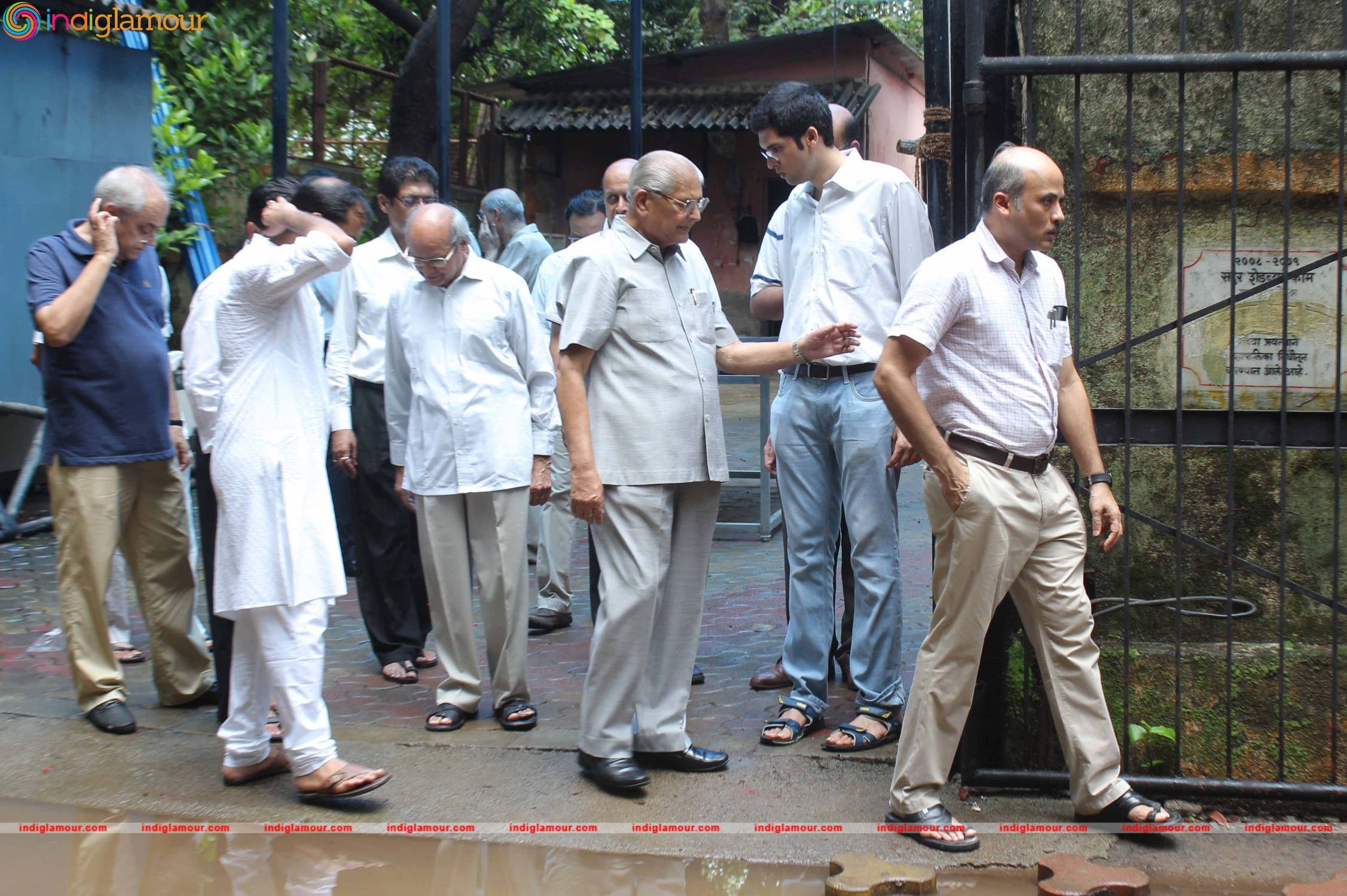 Funeral of Rajjat Barjatya CEO and MD of Rajshri Films Event hd photo
