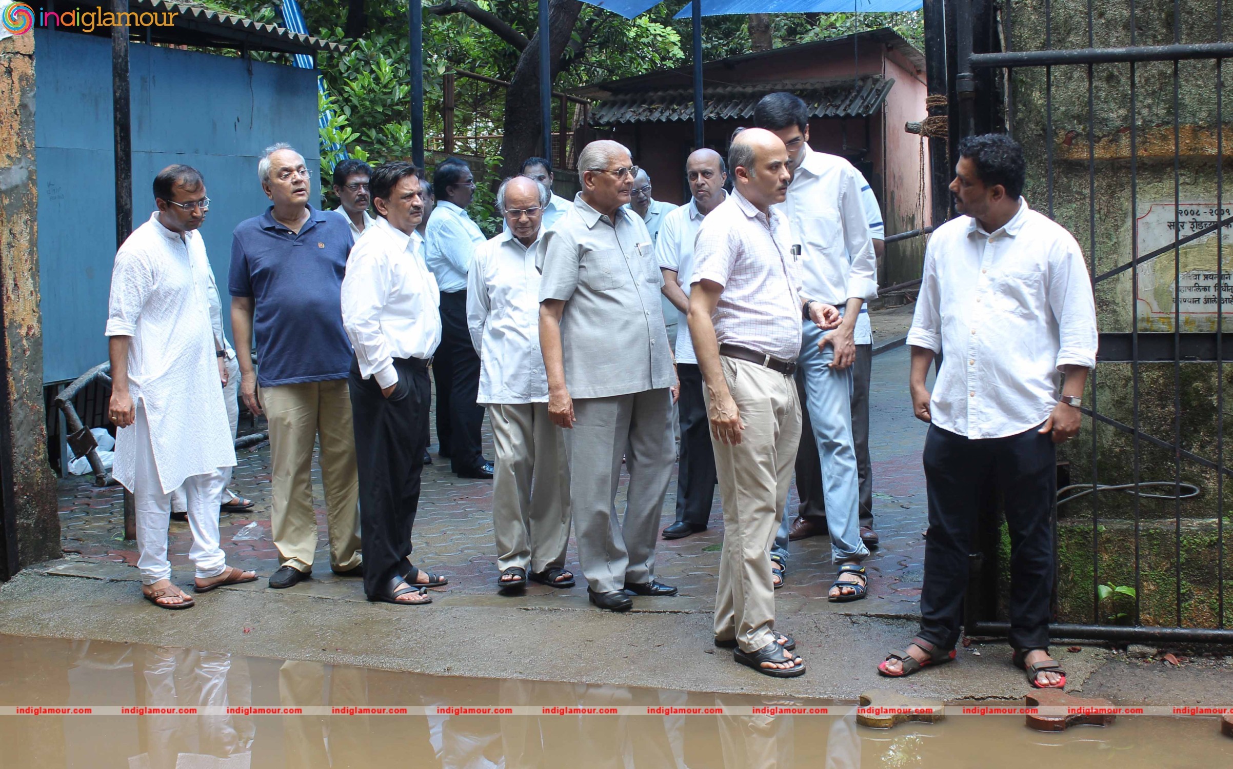 Funeral of Rajjat Barjatya CEO and MD of Rajshri Films Event hd photo