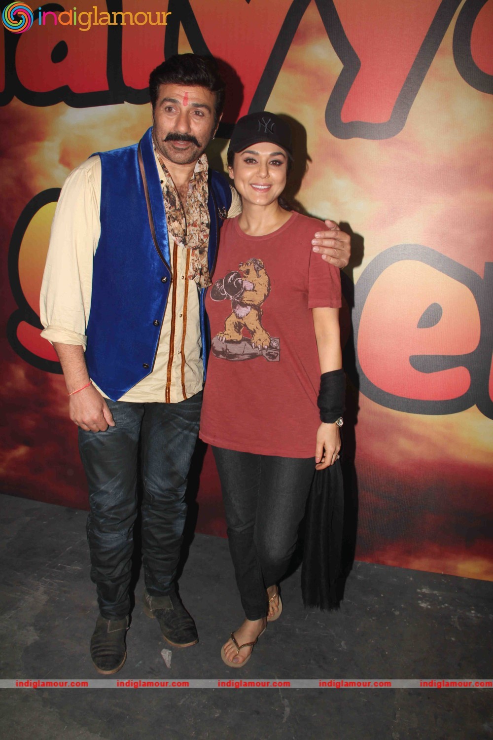 On Location Shoot of Film Bhaiyyaji Superhitt Event hd photo