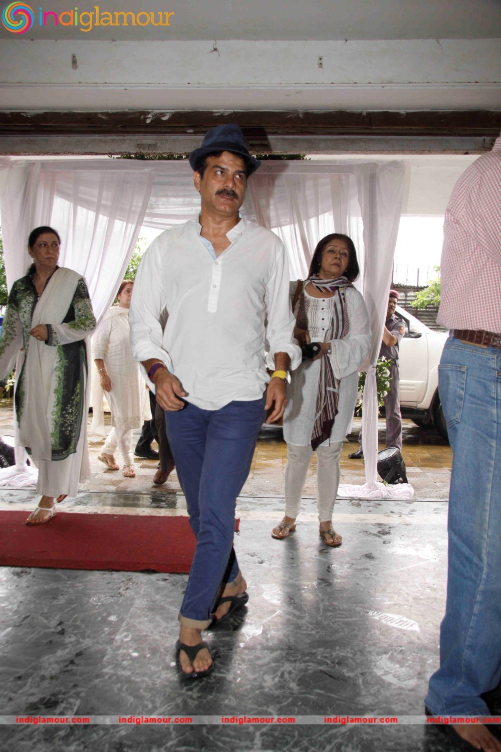 Salman Khan Attend the Prayer Meet of Rajjat Barjatya Event hd photo
