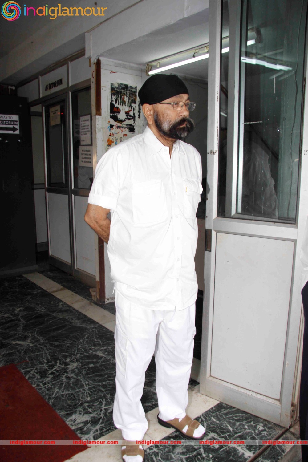 Salman Khan Attend the Prayer Meet of Rajjat Barjatya Event hd photo