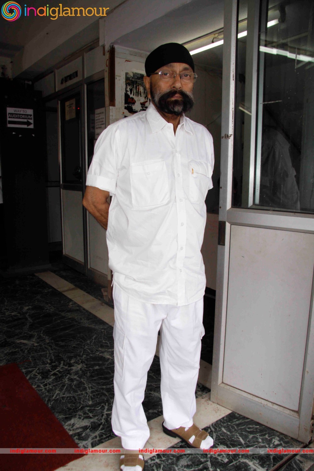 Salman Khan Attend the Prayer Meet of Rajjat Barjatya Event hd photo
