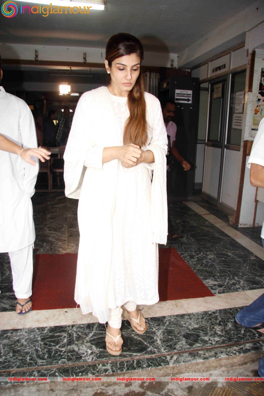 Salman Khan Attend the Prayer Meet of Rajjat Barjatya Event hd photo