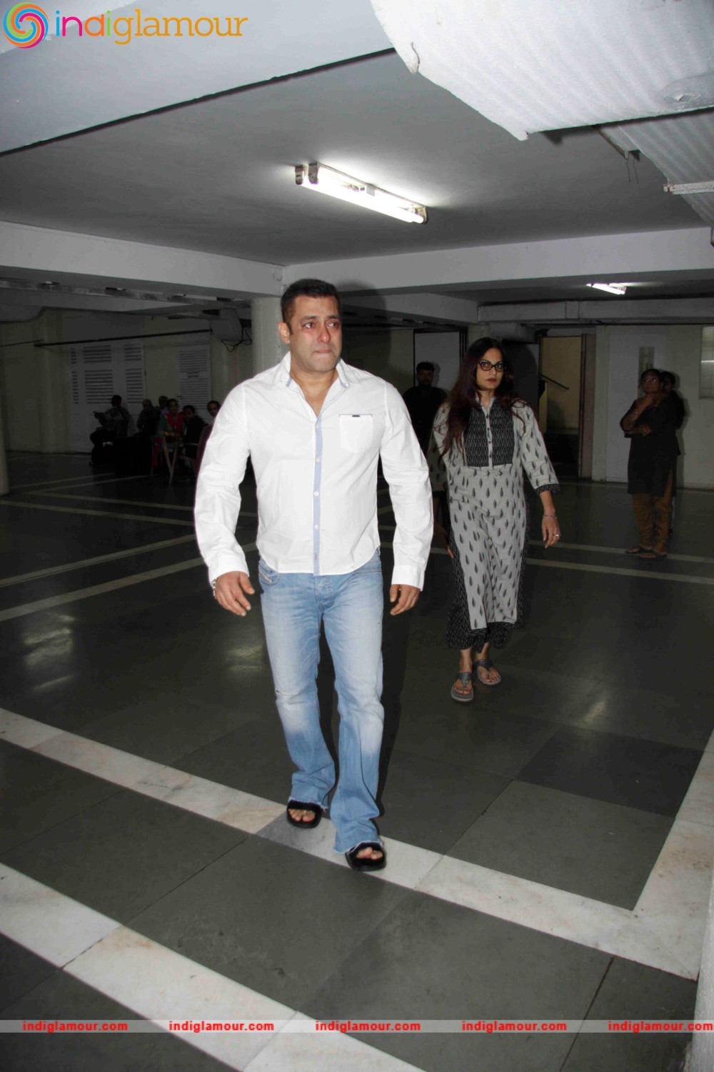 Salman Khan Attend the Prayer Meet of Rajjat Barjatya Event hd photo