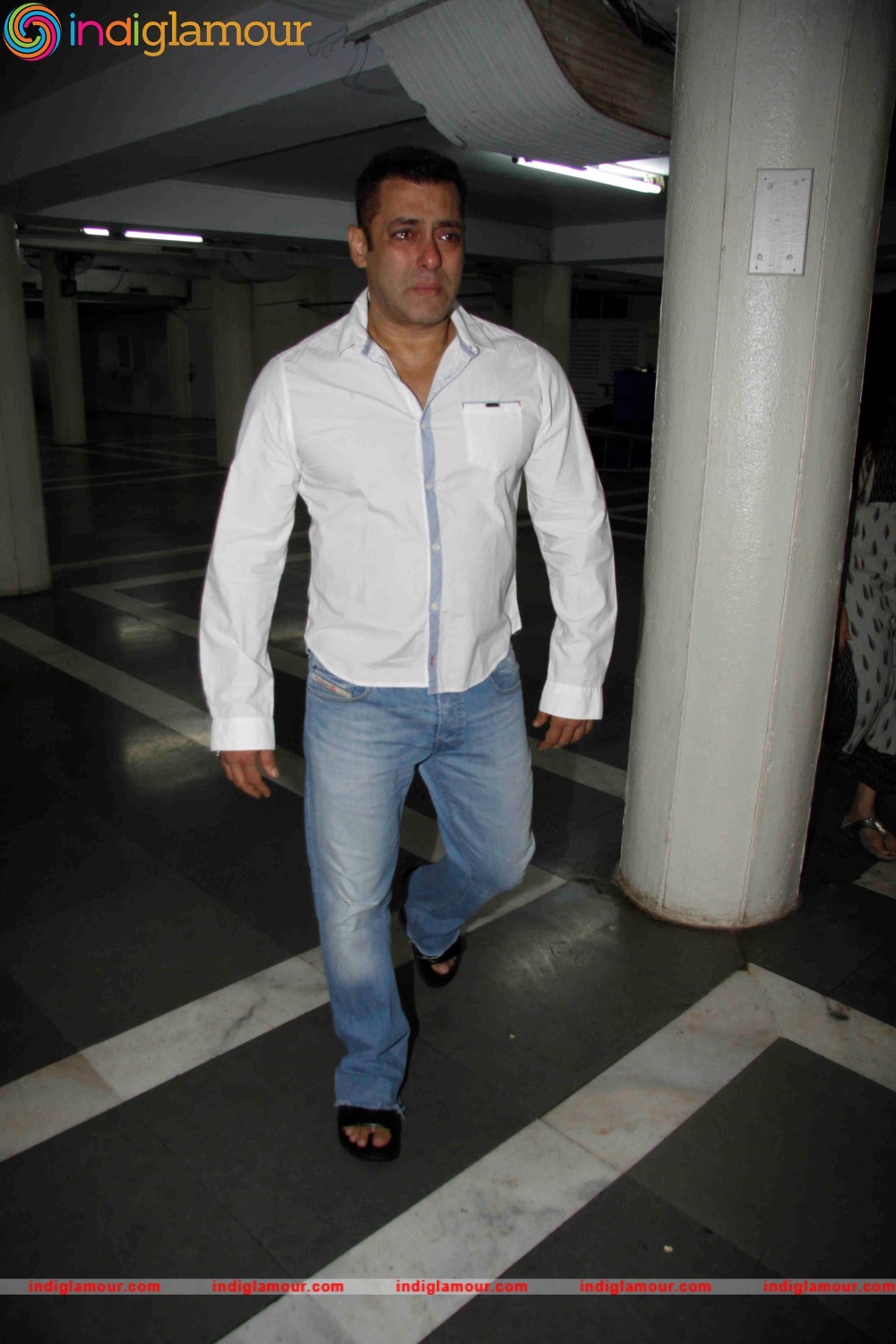 Salman Khan Attend the Prayer Meet of Rajjat Barjatya Event hd photo