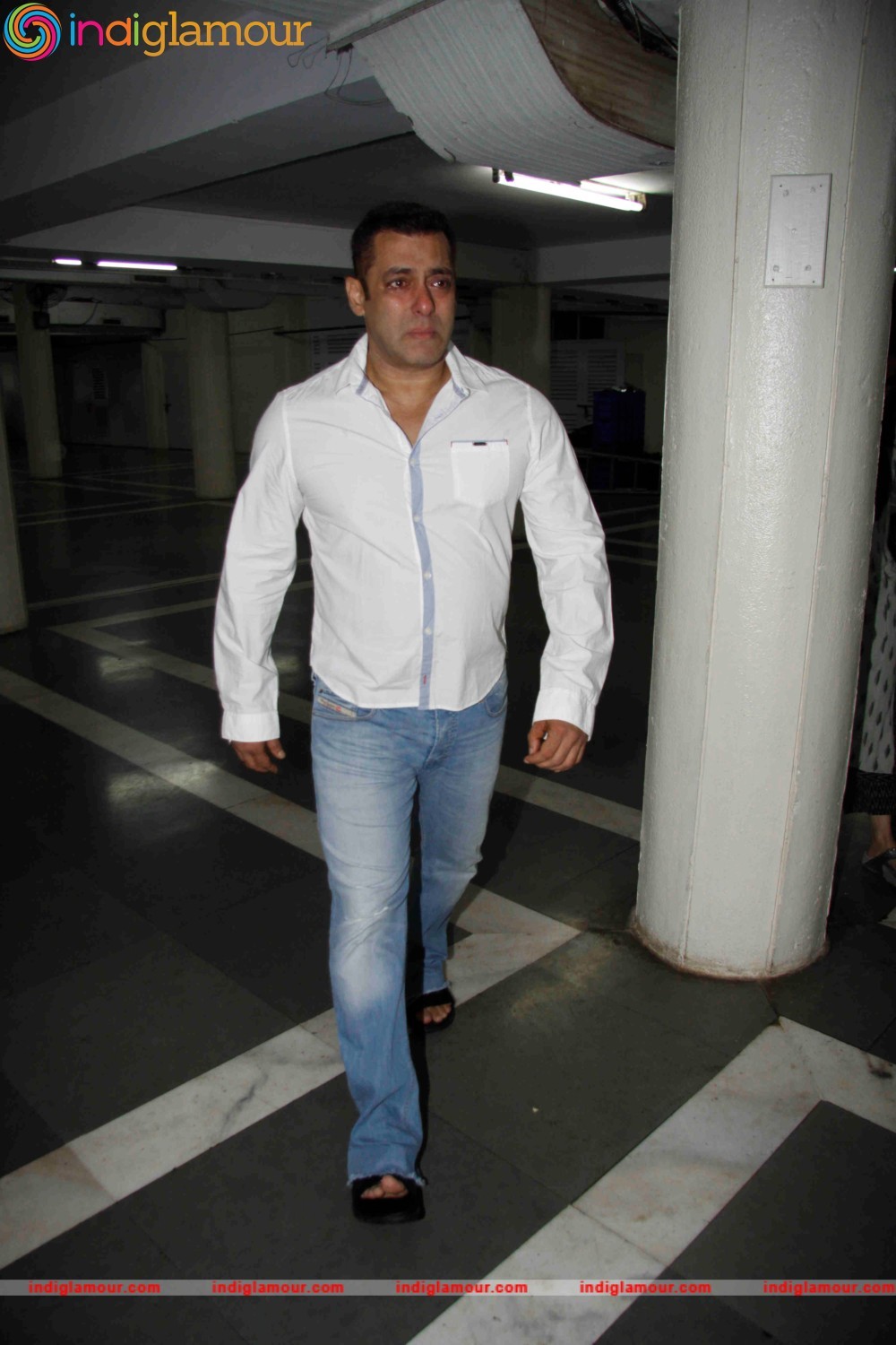Salman Khan Attend the Prayer Meet of Rajjat Barjatya Event hd photo