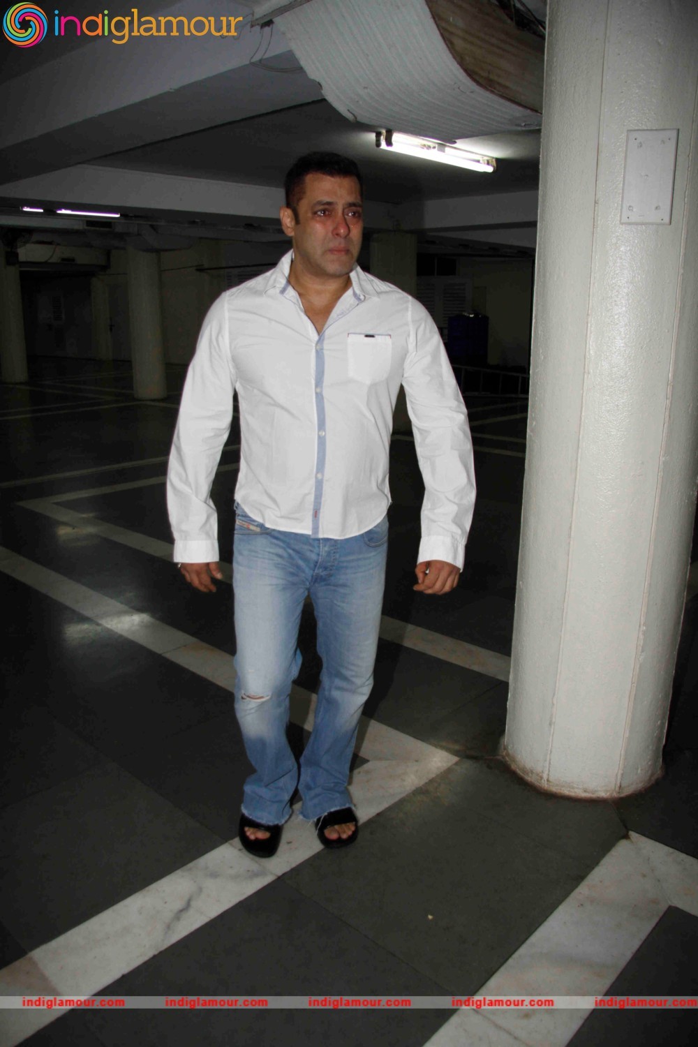 Salman Khan Attend the Prayer Meet of Rajjat Barjatya Event hd photo