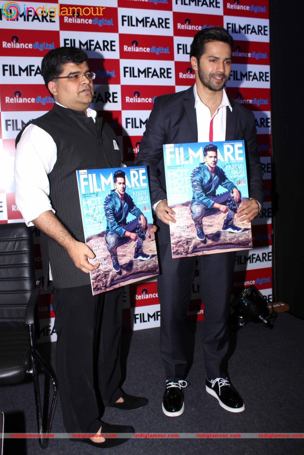 Varun Dhavan Launches Filmfare August 2016 Cover Issue Event hd photo