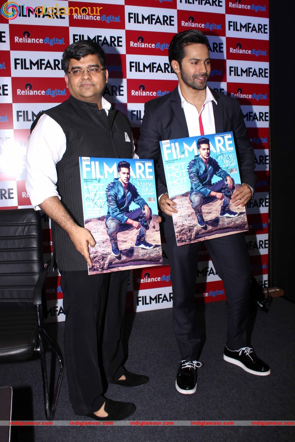 Varun Dhavan Launches Filmfare August 2016 Cover Issue Event hd photo