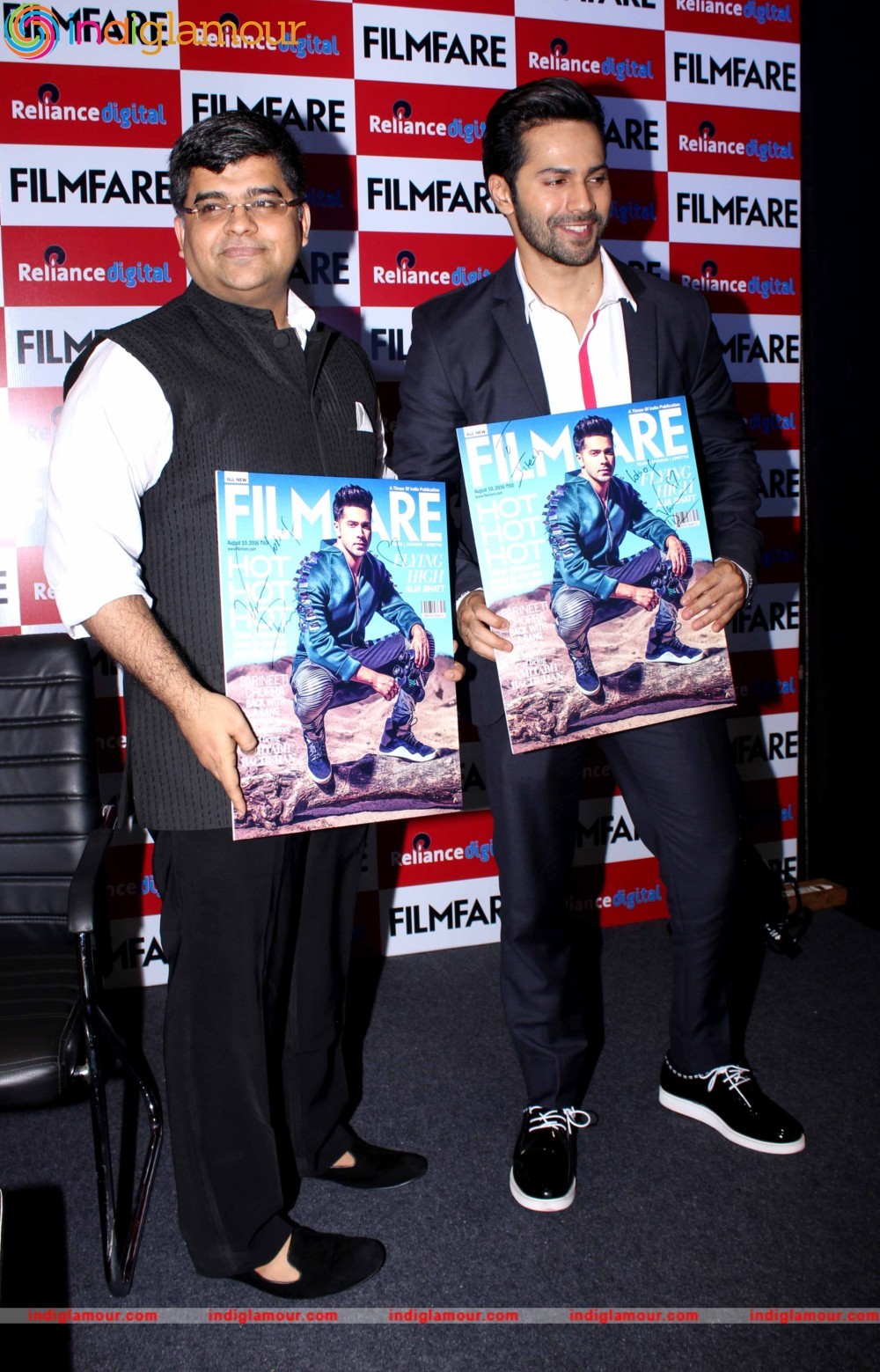 Varun Dhavan Launches Filmfare August 2016 Cover Issue Event hd photo