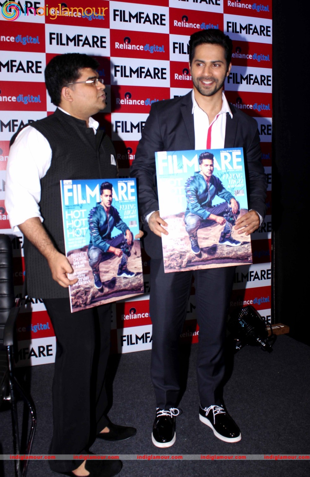 Varun Dhavan Launches Filmfare August 2016 Cover Issue Event hd photo