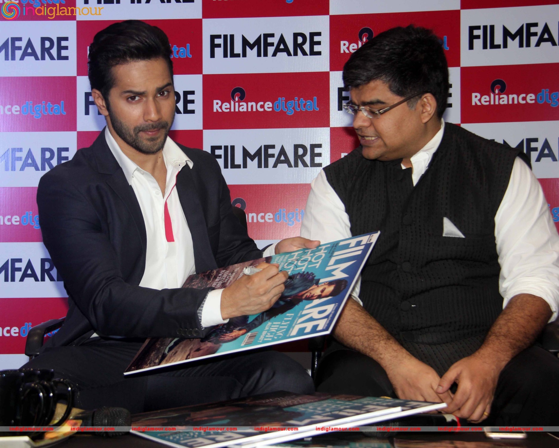 Varun Dhavan Launches Filmfare August 2016 Cover Issue Event hd photo