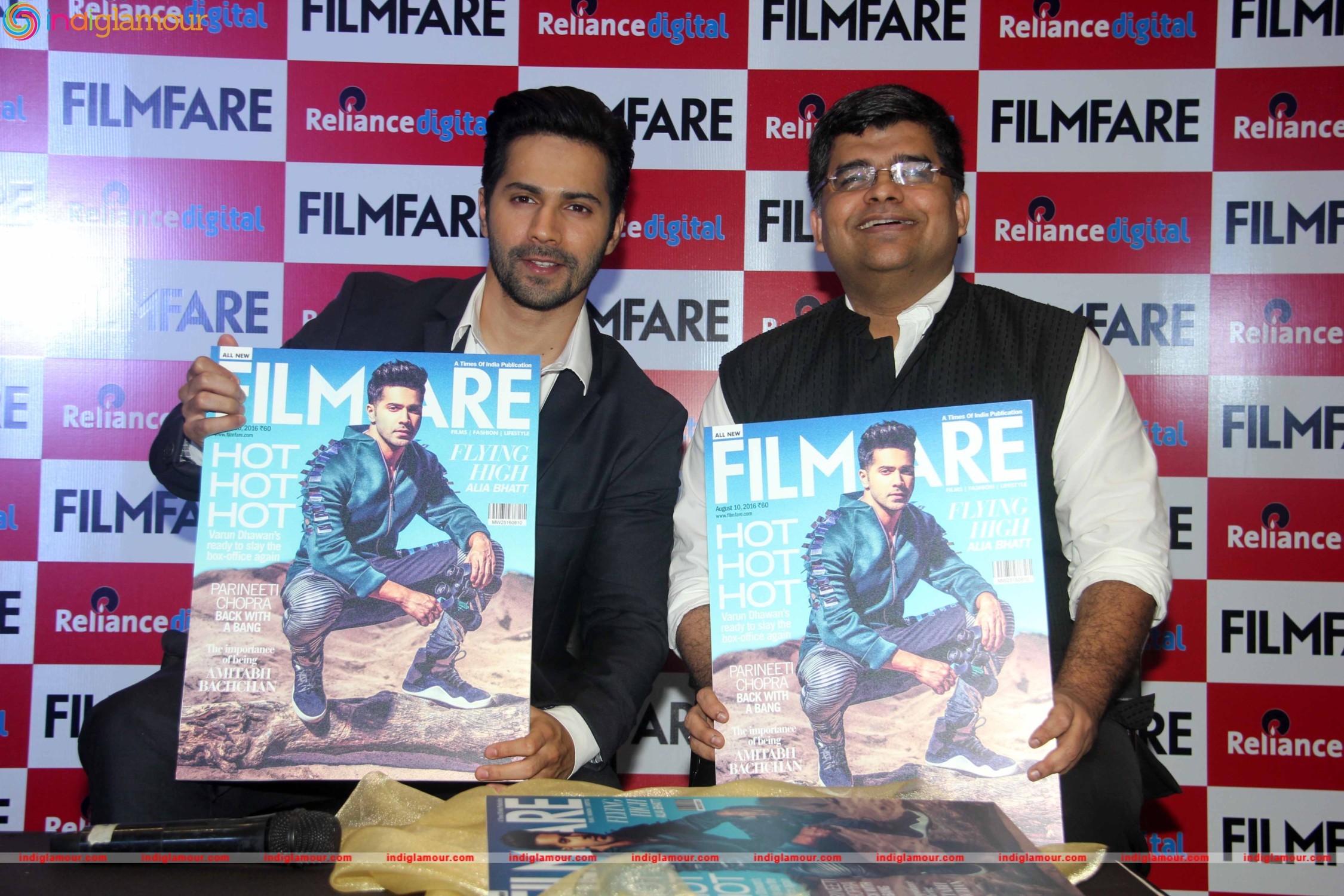 Varun Dhavan Launches Filmfare August 2016 Cover Issue Event hd photo