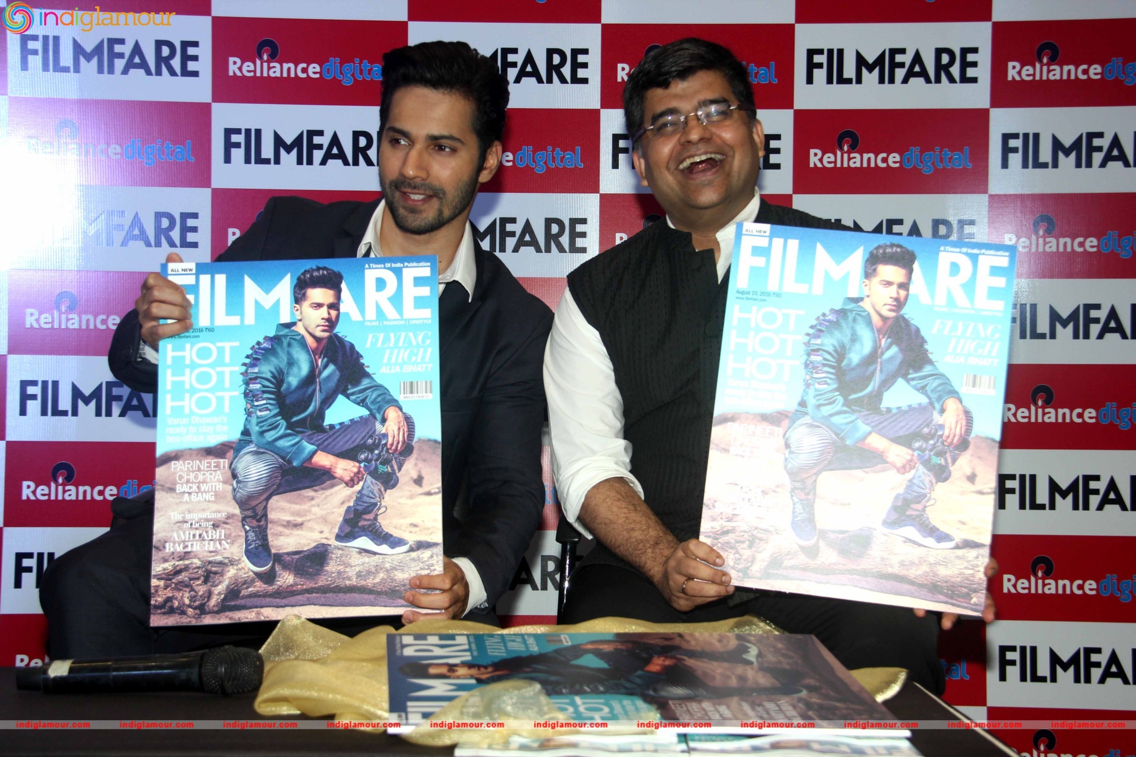 Varun Dhavan Launches Filmfare August 2016 Cover Issue Event hd photo