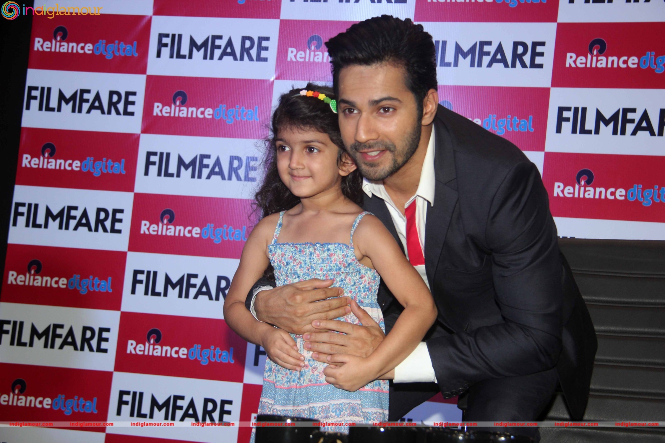 Varun Dhavan Launches Filmfare August 2016 Cover Issue Event hd photo