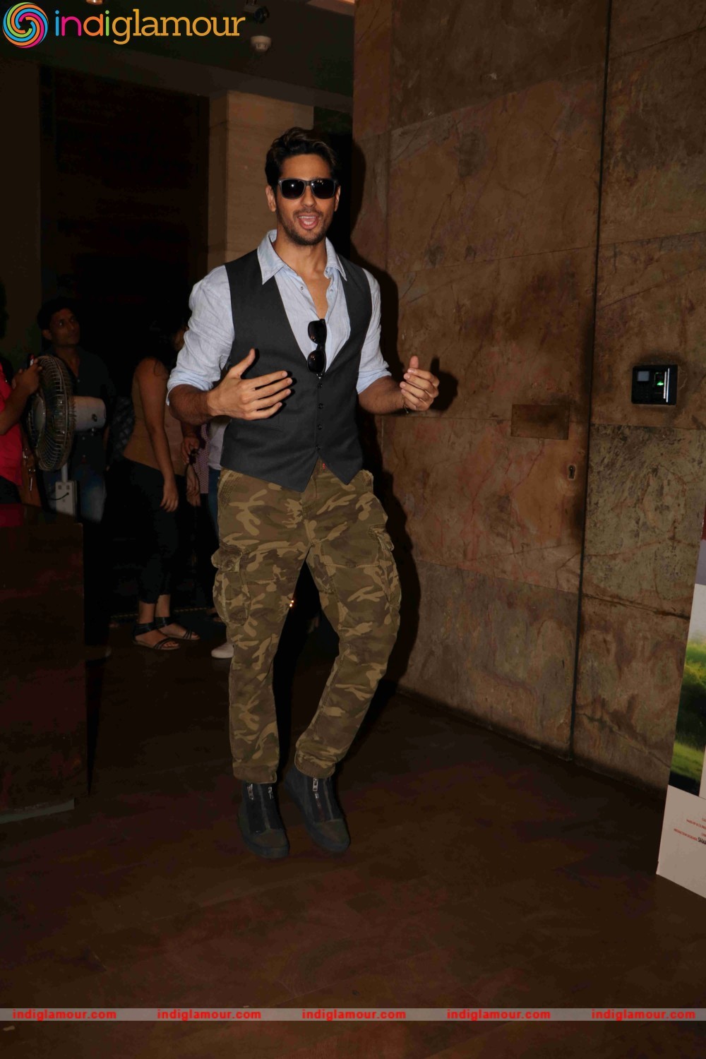 Trailer Launch of Movie Baar Baar Dhekho Event hd photo