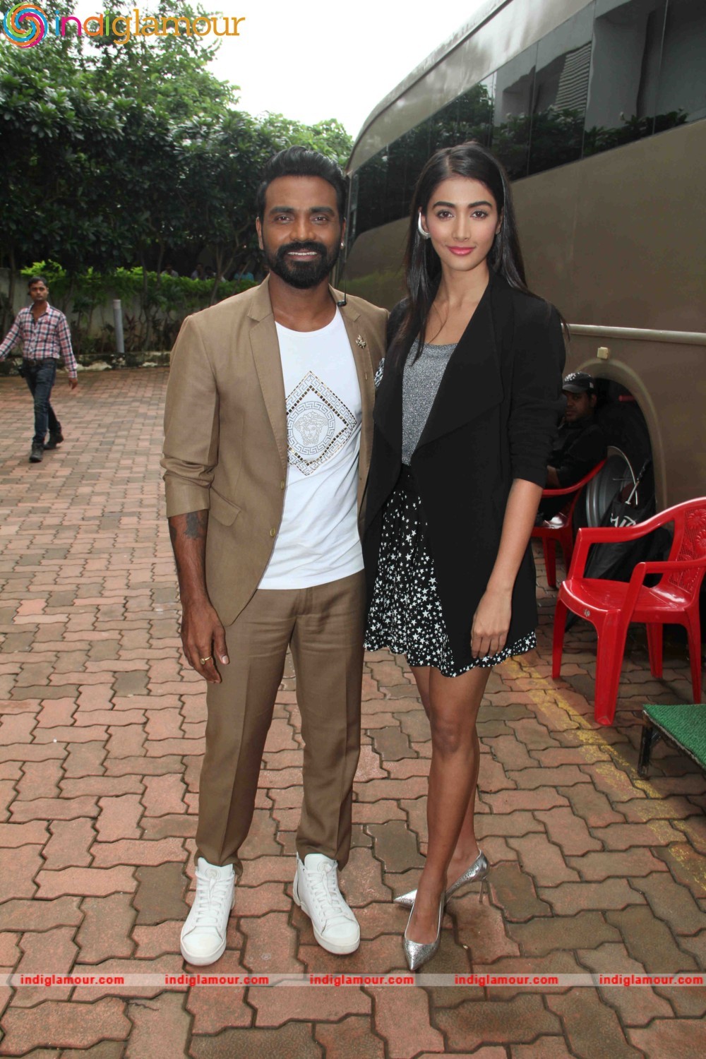 Hrithik Roshan and Pooja Hegde on Dance Plus Event hd photo