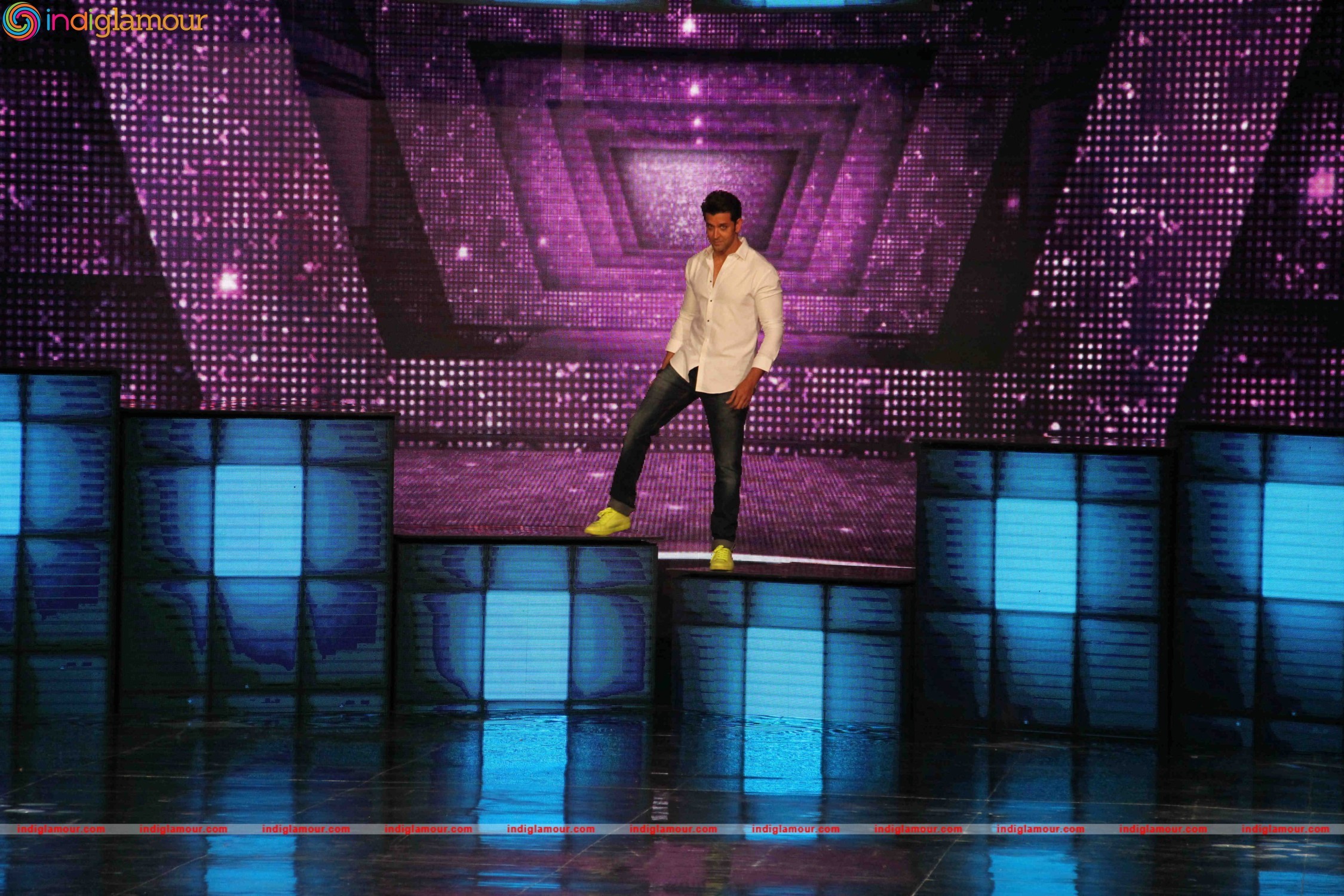 Hrithik Roshan and Pooja Hegde on Dance Plus Event hd photo