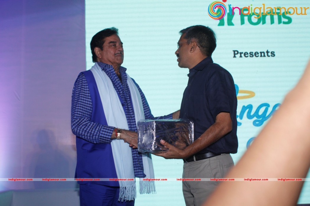 Shatrughan Sinha During The Unveiling Of The Wall Of Tribute And Felicitating Event hd photo