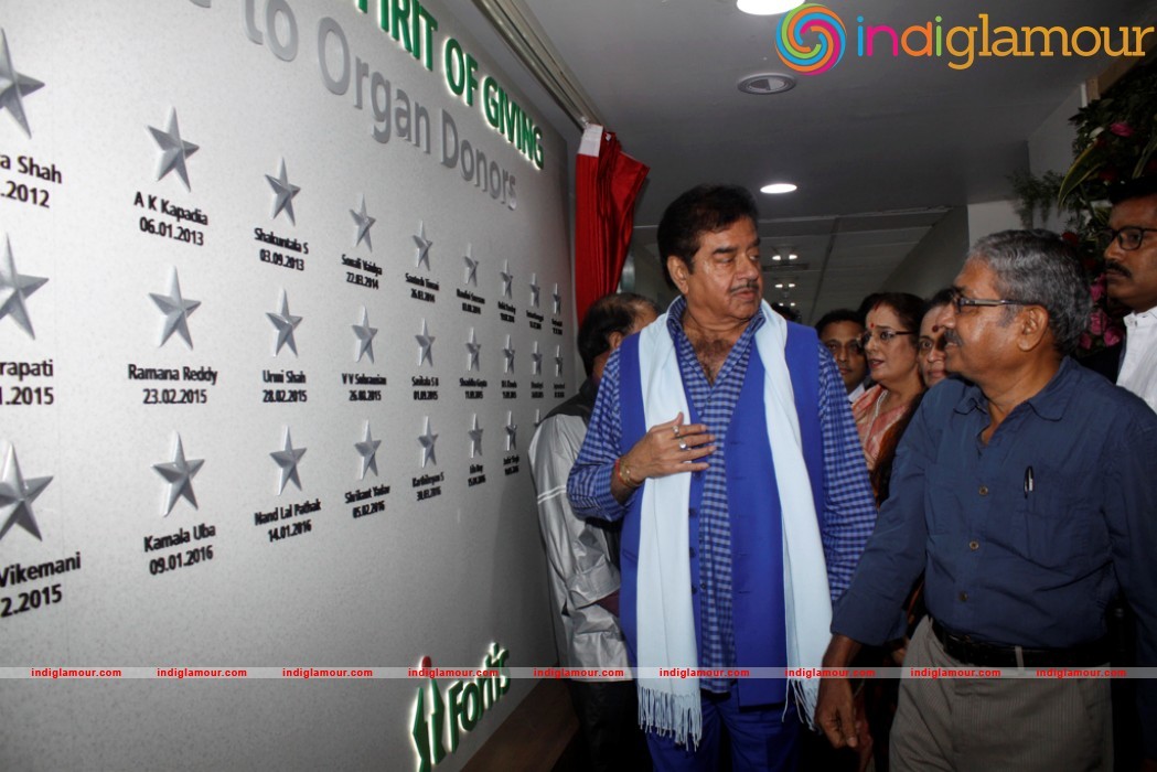 Shatrughan Sinha During The Unveiling Of The Wall Of Tribute And Felicitating Event hd photo