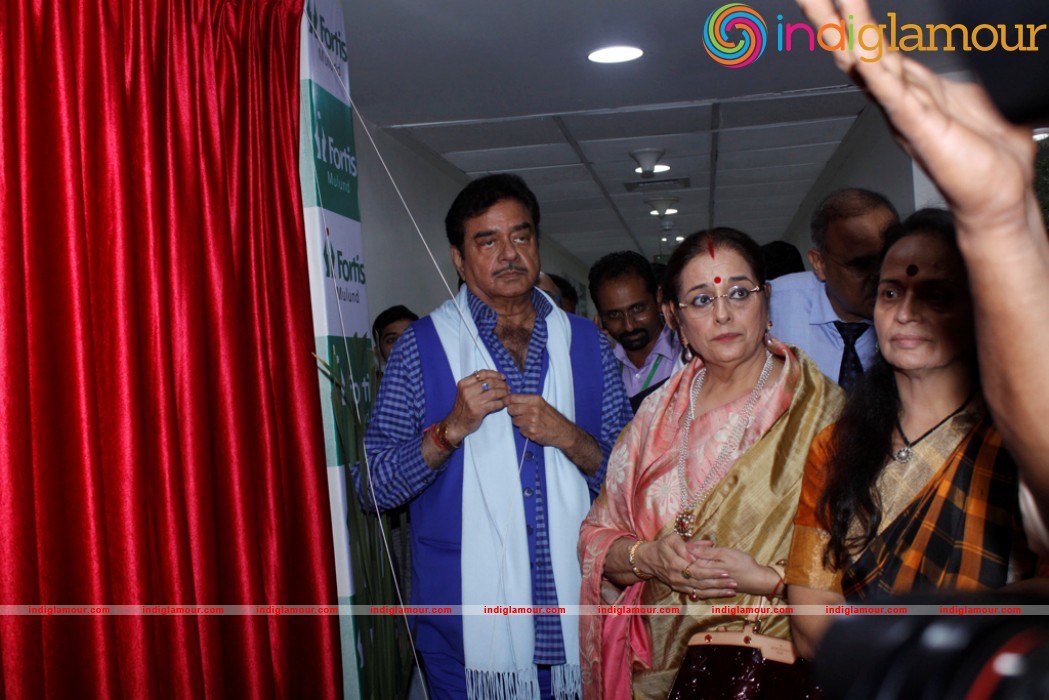 Shatrughan Sinha During The Unveiling Of The Wall Of Tribute And Felicitating Event hd photo