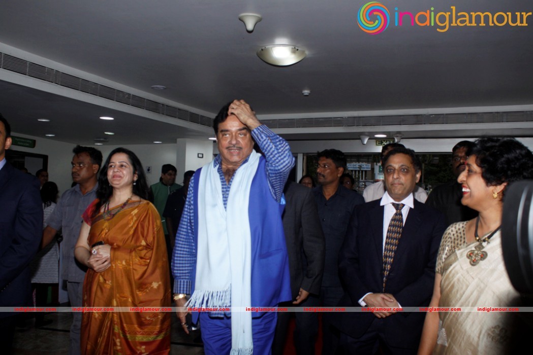 Shatrughan Sinha During The Unveiling Of The Wall Of Tribute And Felicitating Event hd photo