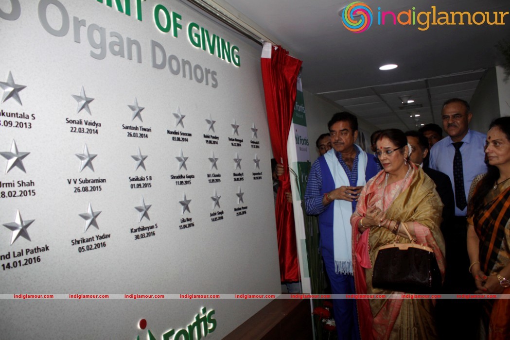 Shatrughan Sinha During The Unveiling Of The Wall Of Tribute And Felicitating Event hd photo