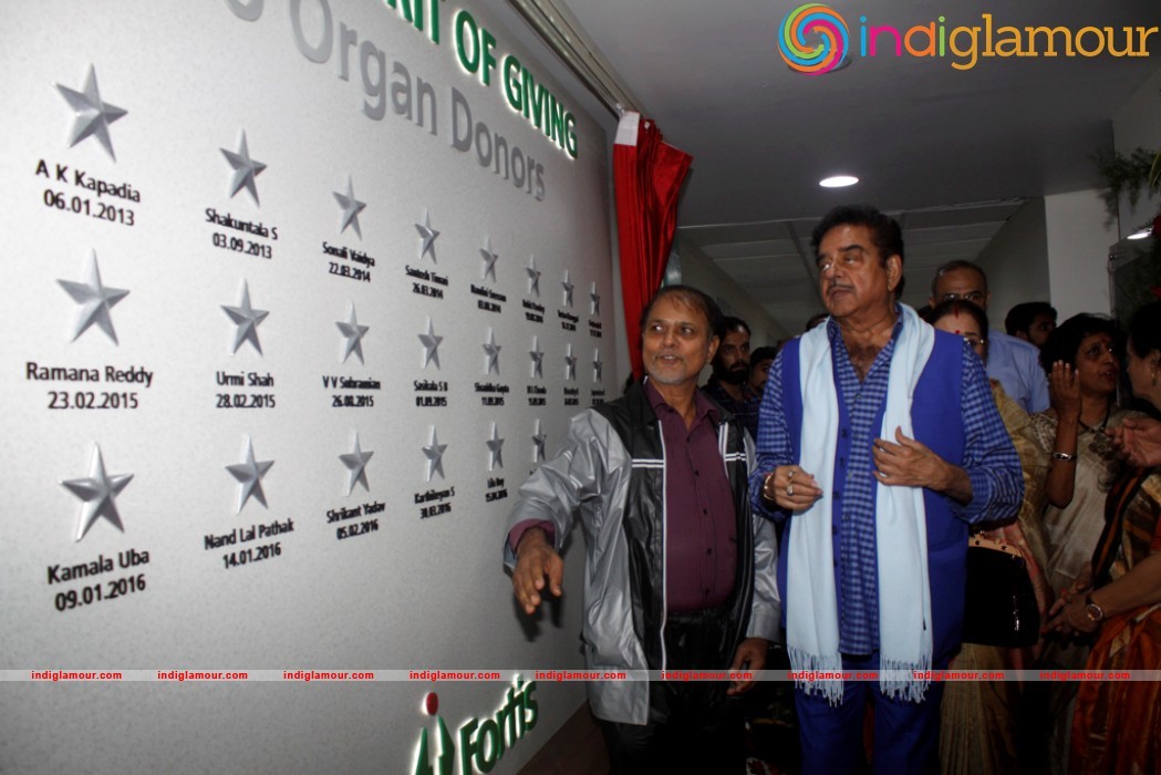 Shatrughan Sinha During The Unveiling Of The Wall Of Tribute And Felicitating Event hd photo