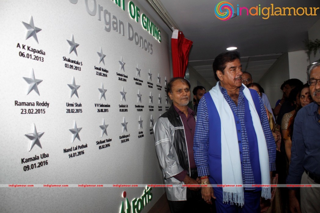 Shatrughan Sinha During The Unveiling Of The Wall Of Tribute And Felicitating Event hd photo