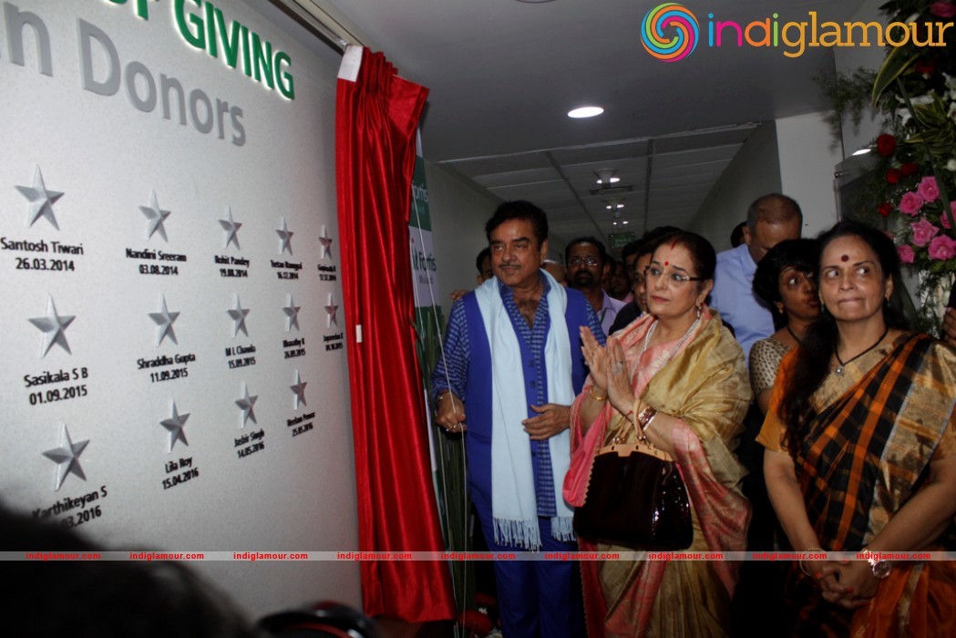 Shatrughan Sinha During The Unveiling Of The Wall Of Tribute And Felicitating Event hd photo