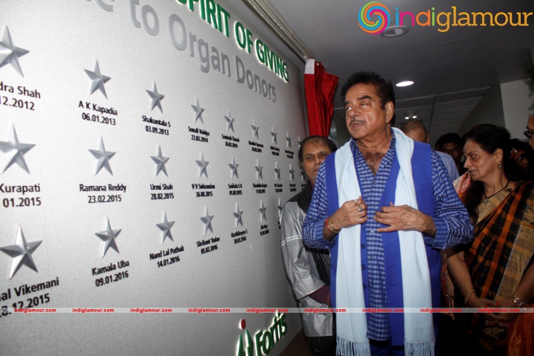 Shatrughan Sinha During The Unveiling Of The Wall Of Tribute And Felicitating Event hd photo