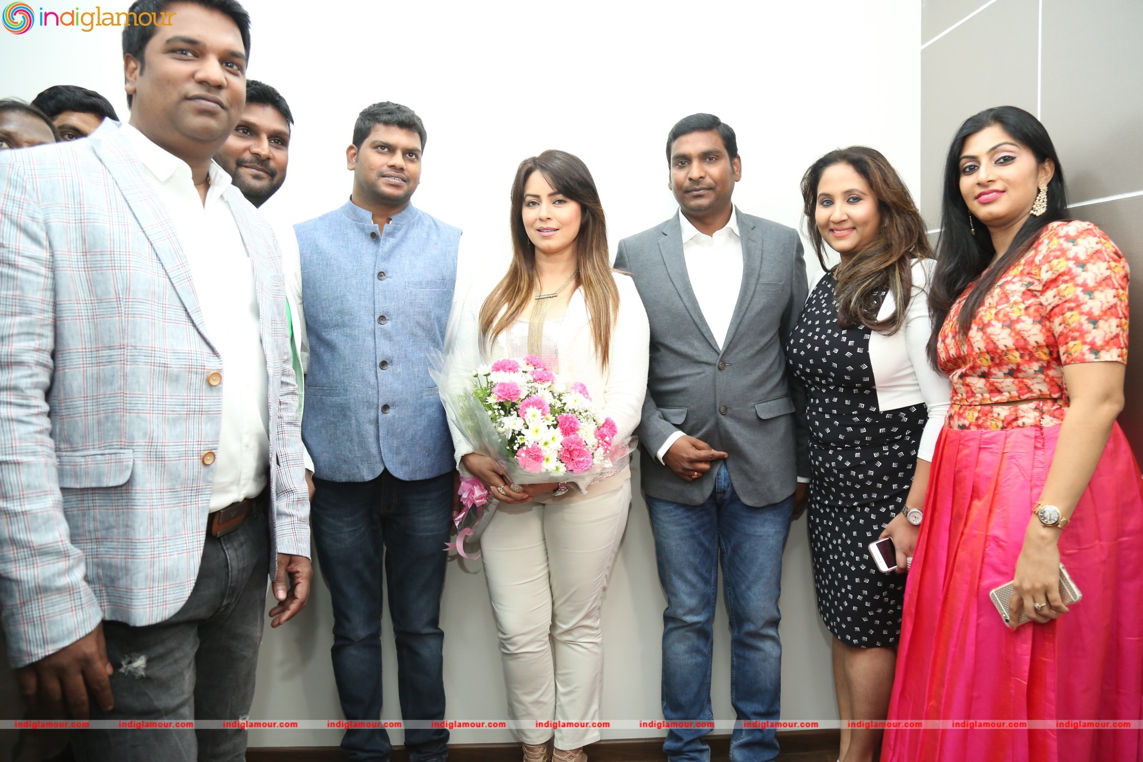 Actress Mahima Chaudhry Launches the New Advanced Beauty and Cosmetic Clinic at Kilpauk Event hd photo
