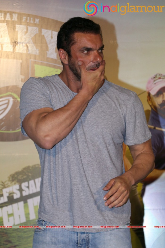 Salman Khan At Trailer Launch Of Film Freaky Ali Event hd photo