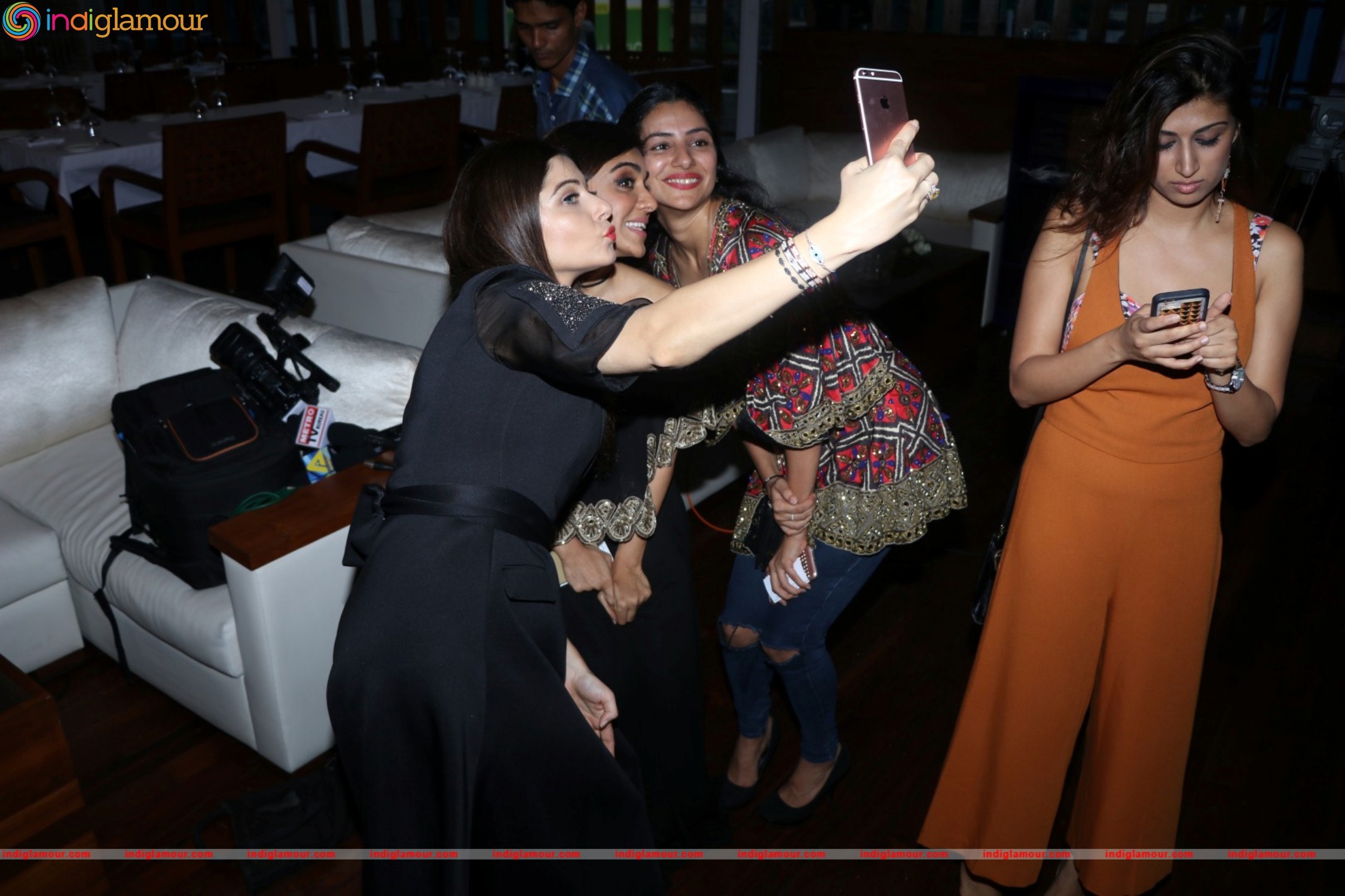 1st Edition Of Joya An Exhibition Curated By Yasmin Morani and Priyanka Soorma Event hd photo