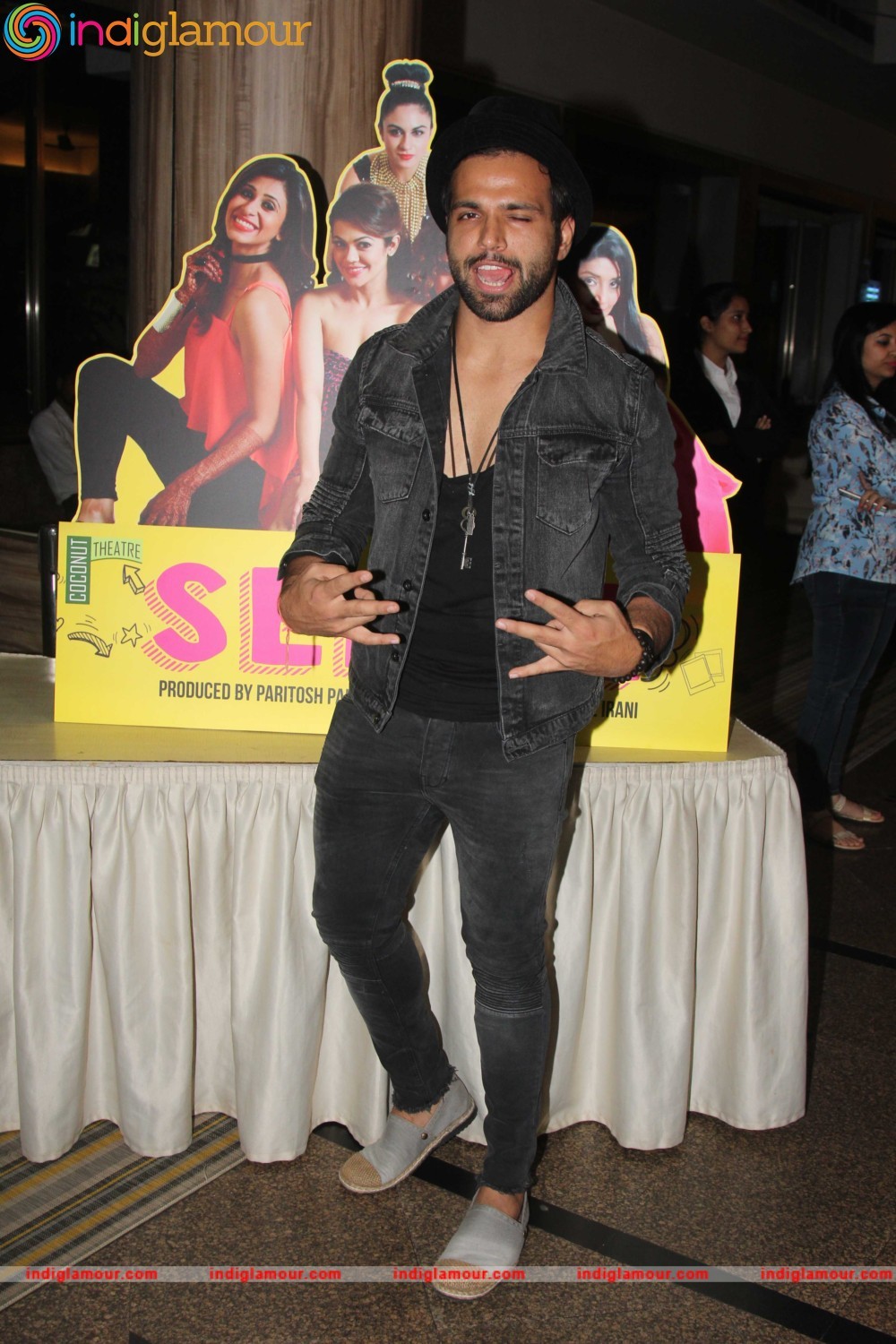 Premiere of English Play Selfie Event hd photo