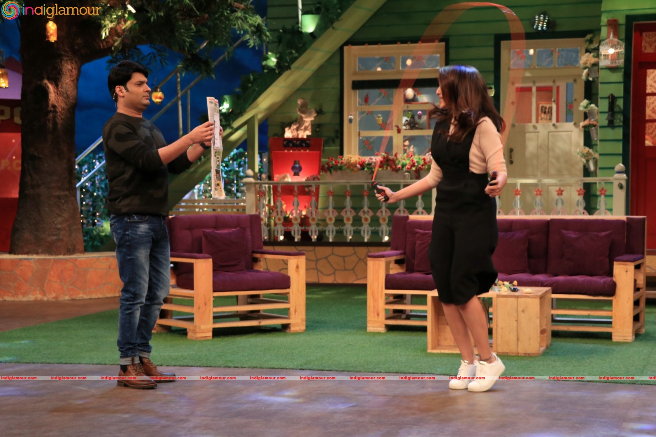 Sonakshi Sinha Promotes Film Akira At The Kapil Sharma Show Event hd photo