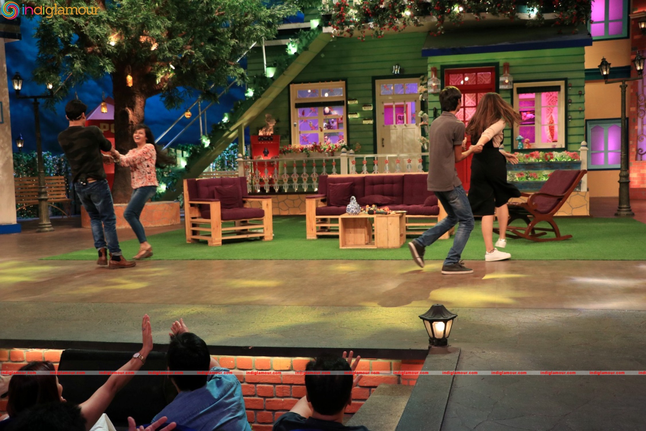 Sonakshi Sinha Promotes Film Akira At The Kapil Sharma Show Event hd photo