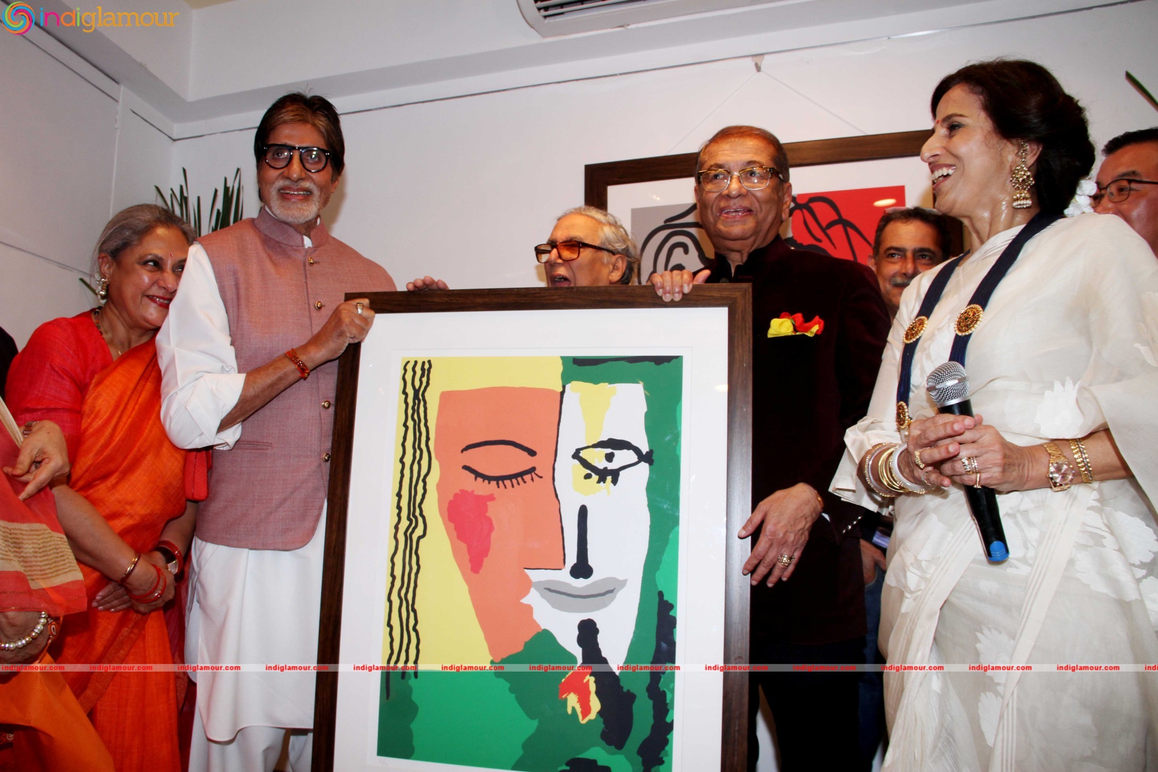 Amitabh Bachchan launches Dilip De's digital art exhibition (1) Event hd photo