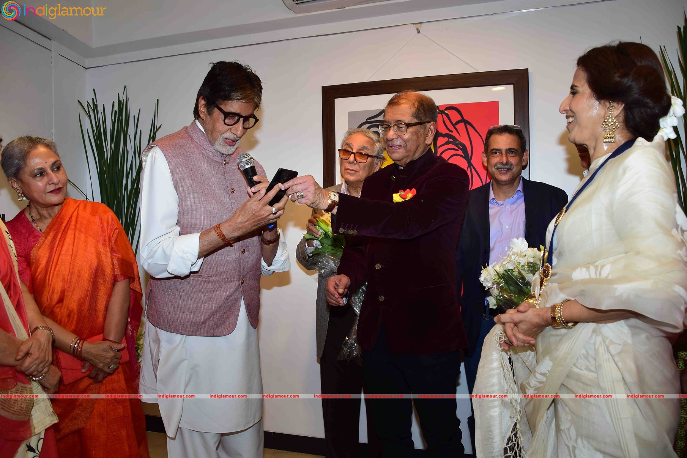 Amitabh Bachchan launches Dilip De's digital art exhibition (1) Event hd photo