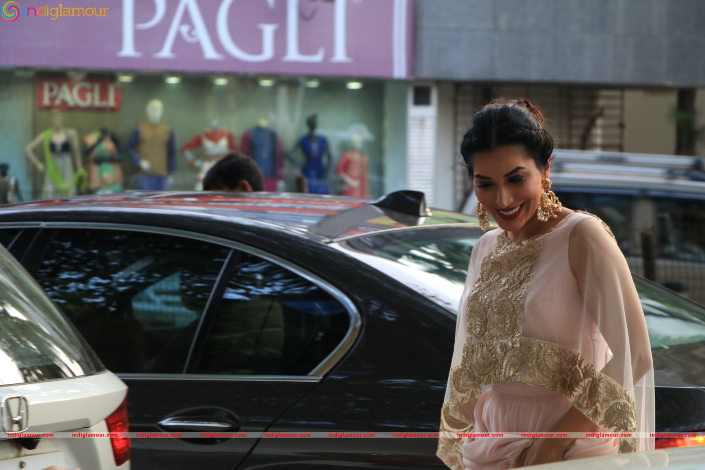 Amy Billimoria House Of Design Launch Festive Collection With Karishma Kapoor Event hd photo