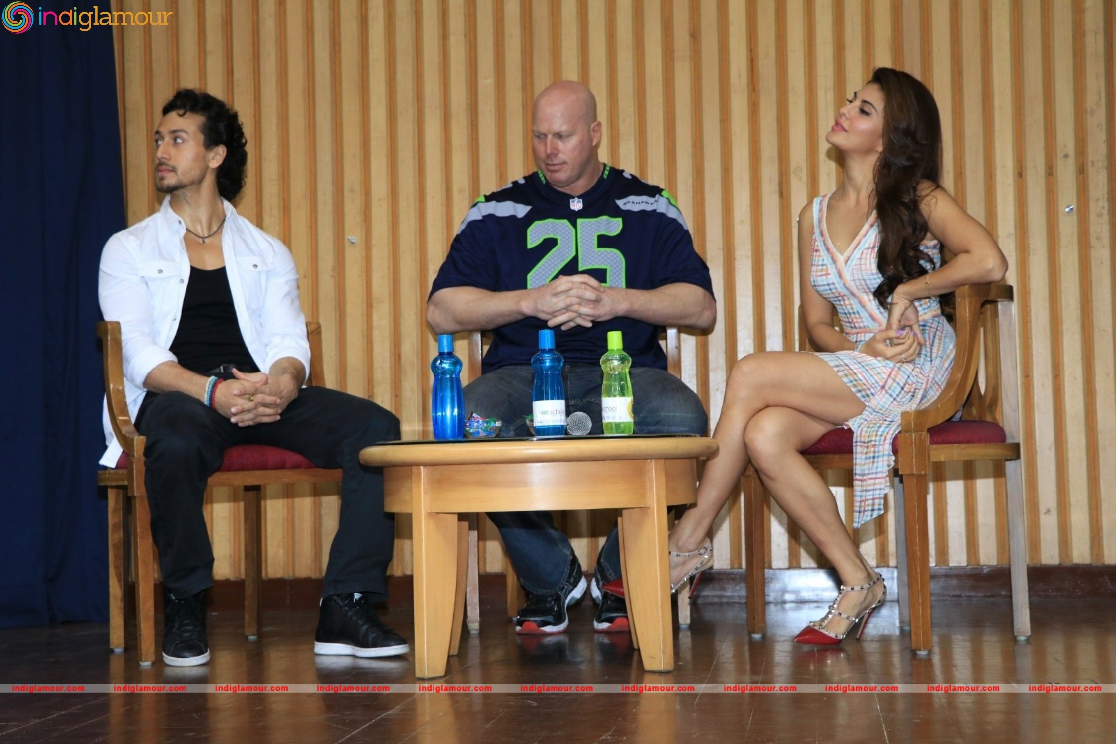 Tiger Shroff,Jacqueline and Nathan Jones at The Swatch Bharat Campaign Event hd photo