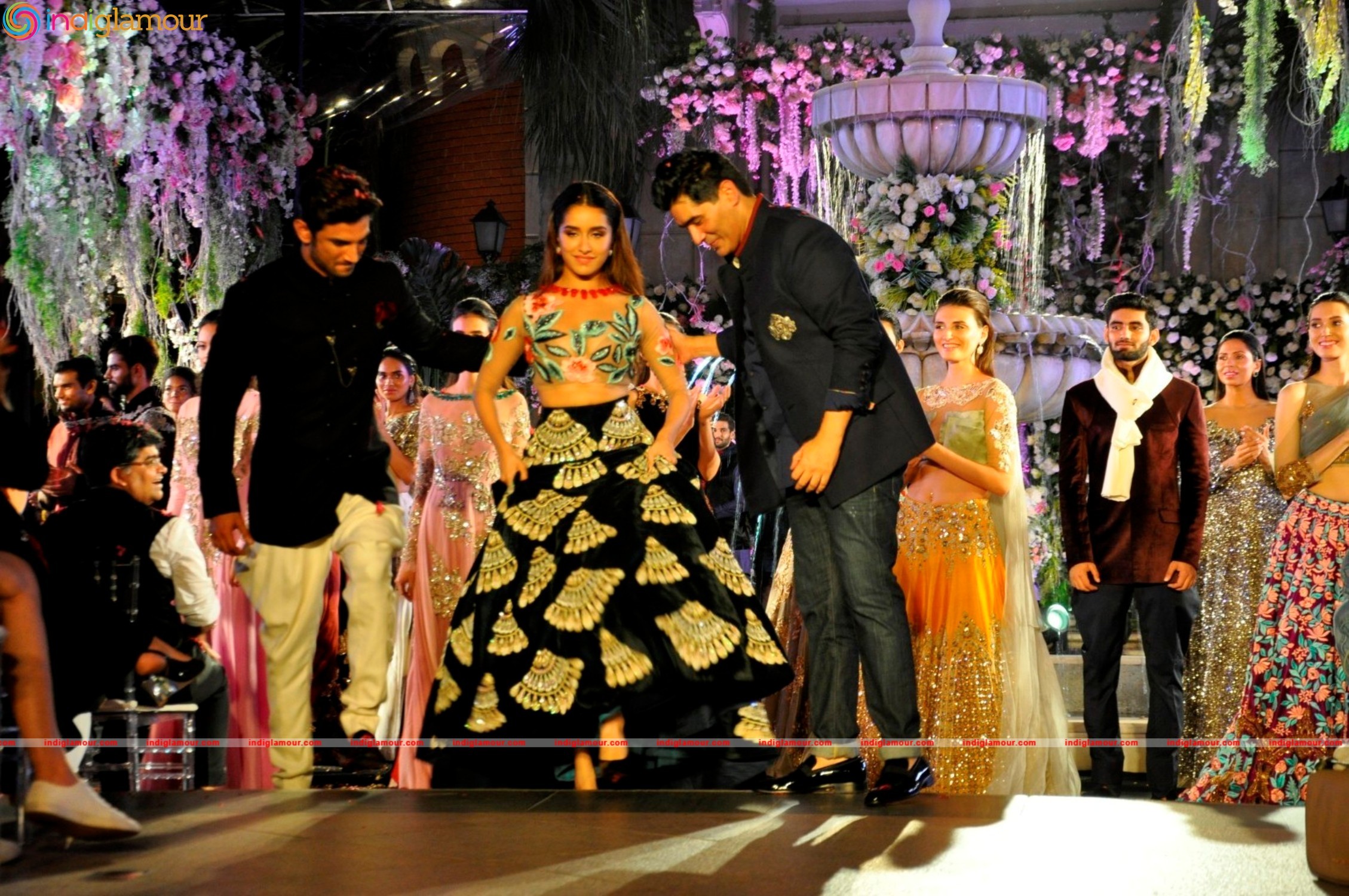 Bollywood Stars On Ramp At LFW 2016 Event hd photo
