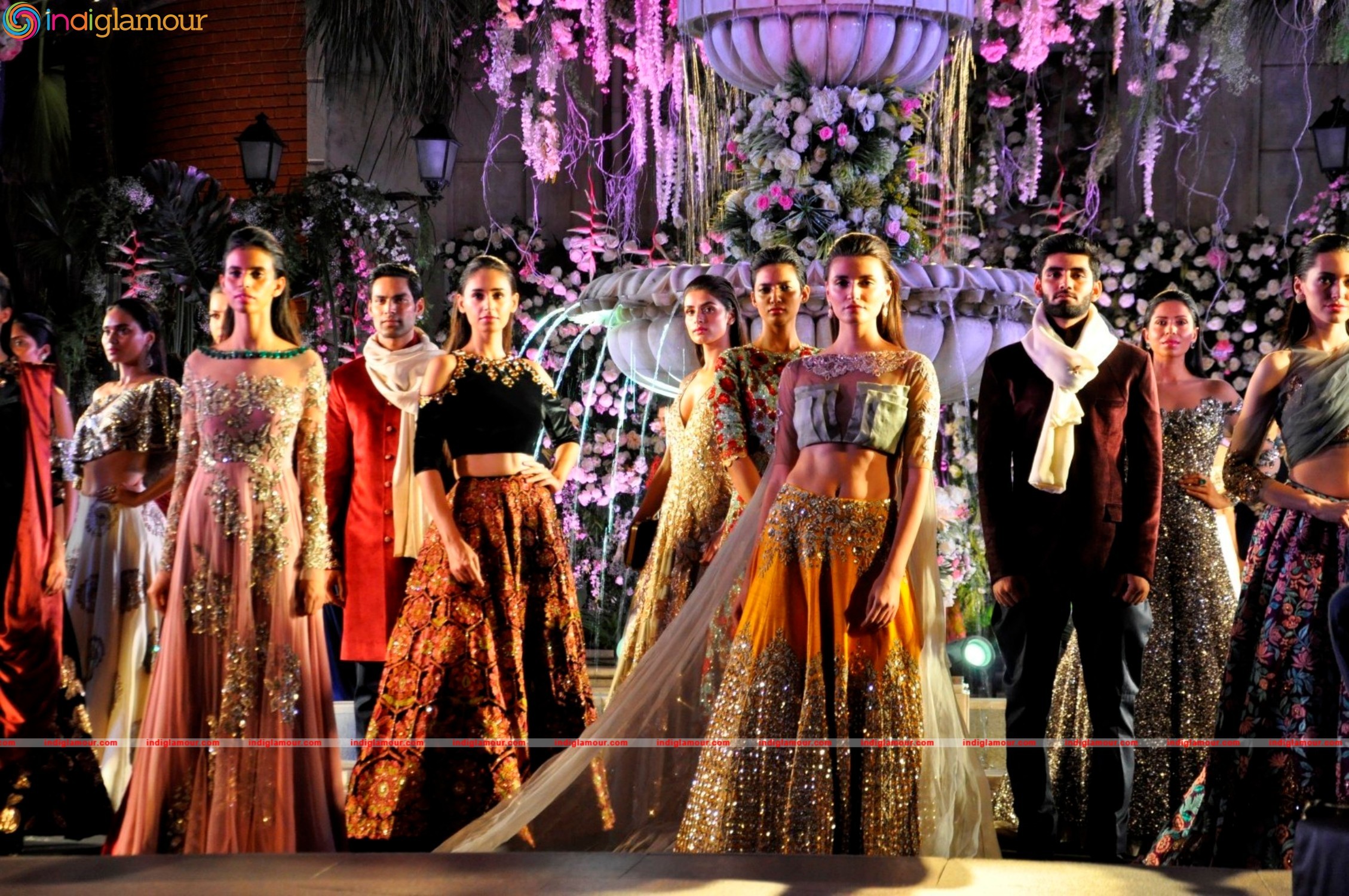 Bollywood Stars On Ramp At LFW 2016 Event hd photo