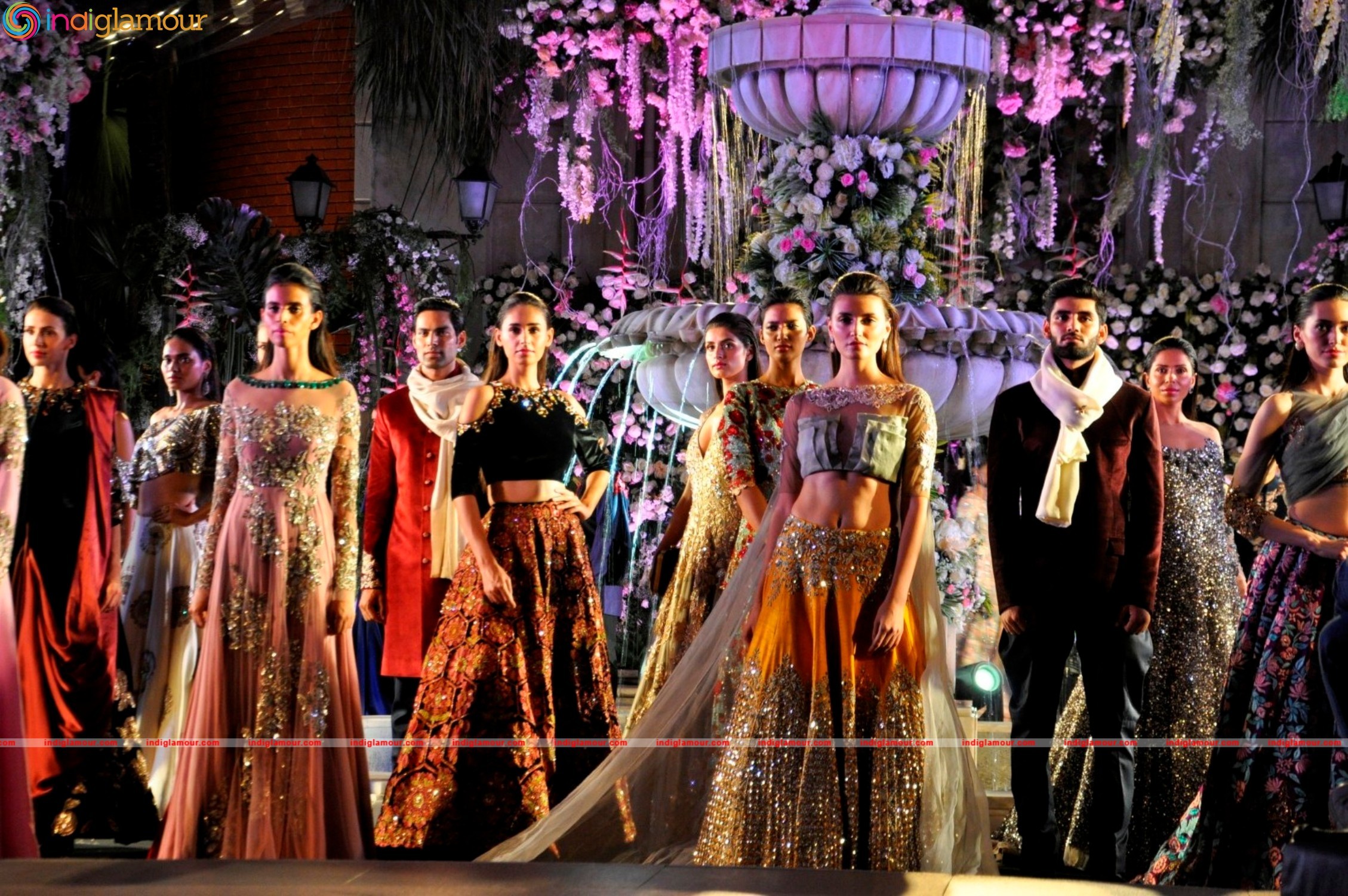 Bollywood Stars On Ramp At LFW 2016 Event hd photo
